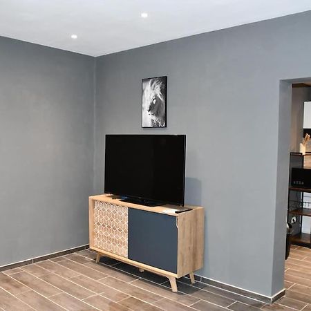 Logement In Wood Brugelette Luaran gambar